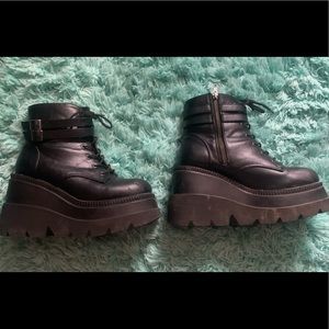 Black demonia platform boots